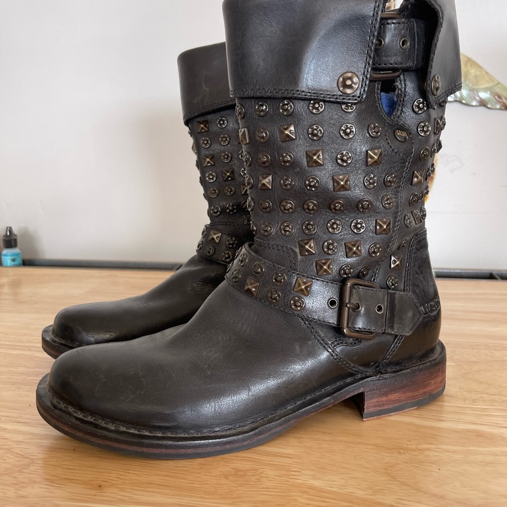 Ugg Leather Boots size 7